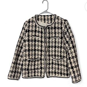 Elegant Tweed Blazer in Black and Cream